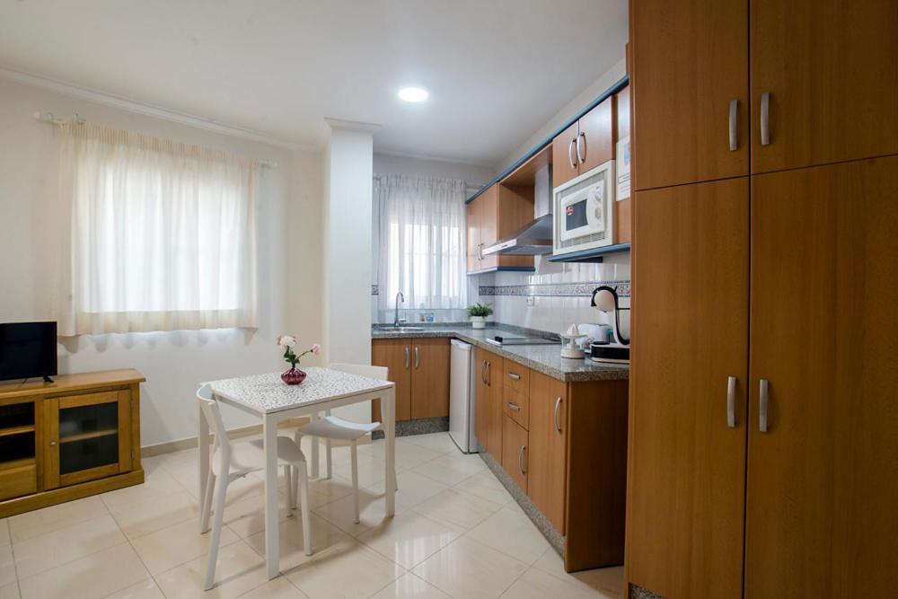 Apartamentos Amat - Only Adult - Playa El Bajondillo Torremolinos Luaran gambar