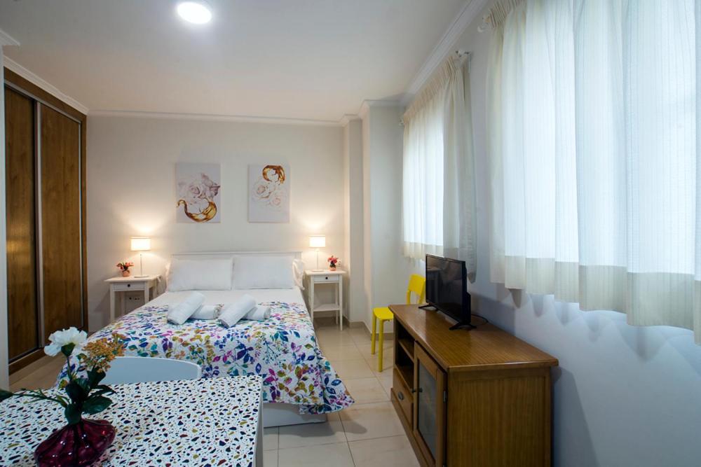 Apartamentos Amat - Only Adult - Playa El Bajondillo Torremolinos Luaran gambar