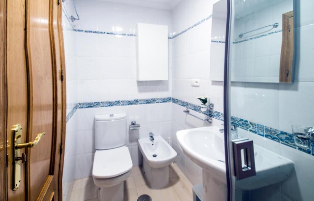 Apartamentos Amat - Only Adult - Playa El Bajondillo Torremolinos Luaran gambar