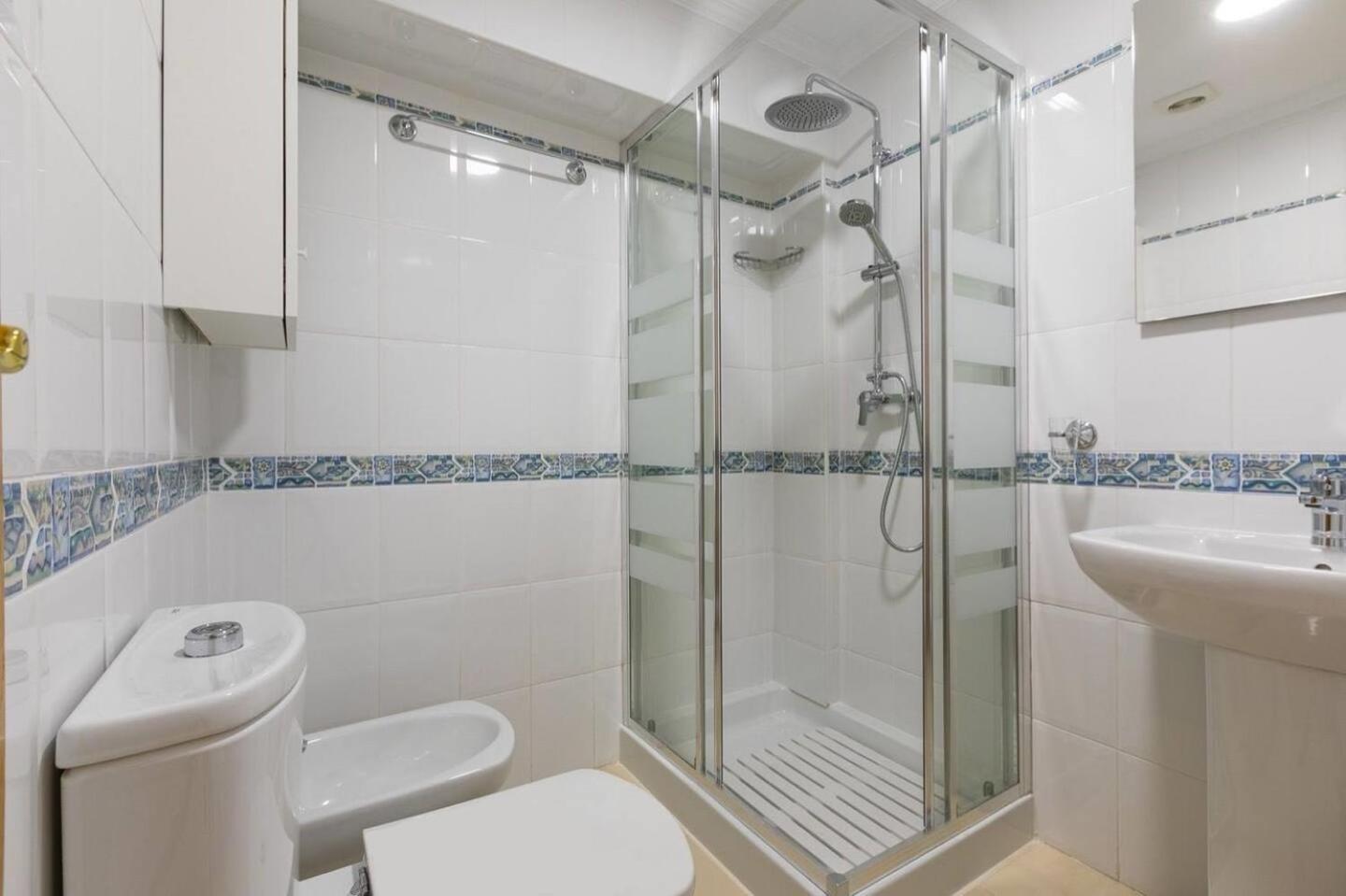 Apartamentos Amat - Only Adult - Playa El Bajondillo Torremolinos Luaran gambar